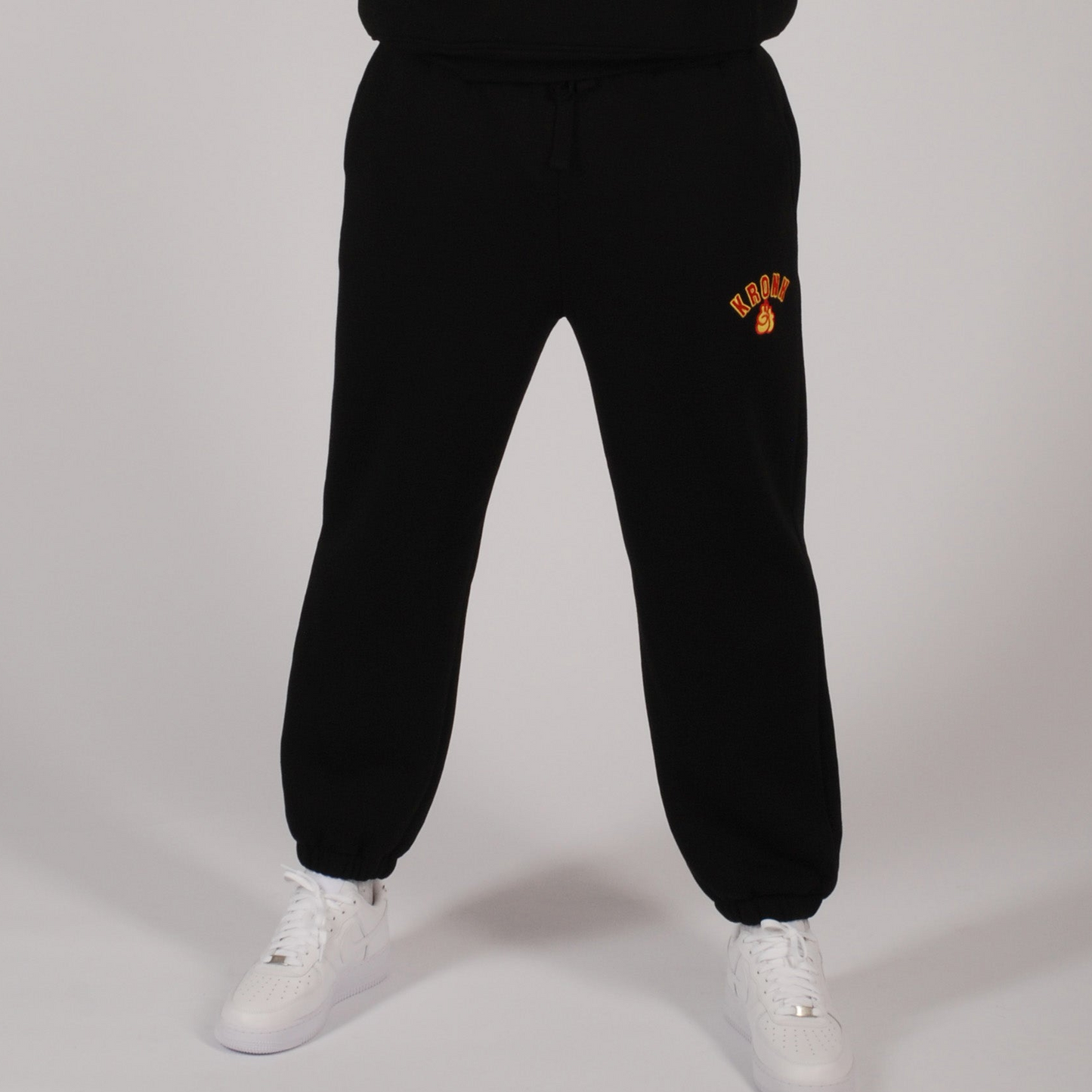KRONK Gloves Applique Joggers Loose Fit Black Classic
