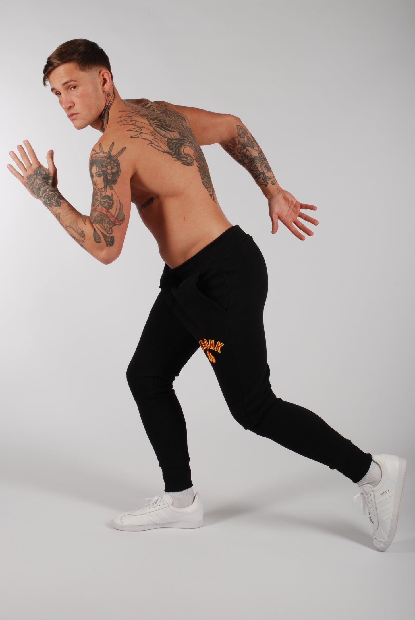 KRONK Gloves Applique Joggers Athletic Fit Black