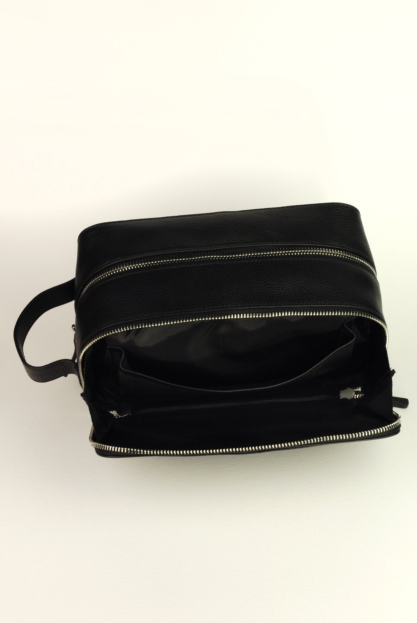 Leather Detroit Washbag