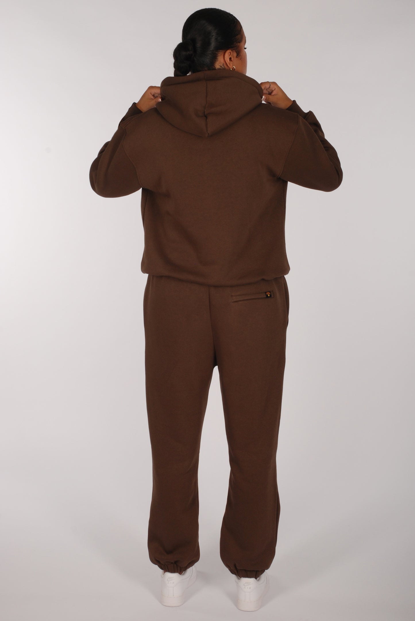 KRONKWOMEN Gloves Applique Joggers Loose Fit Dark Brown
