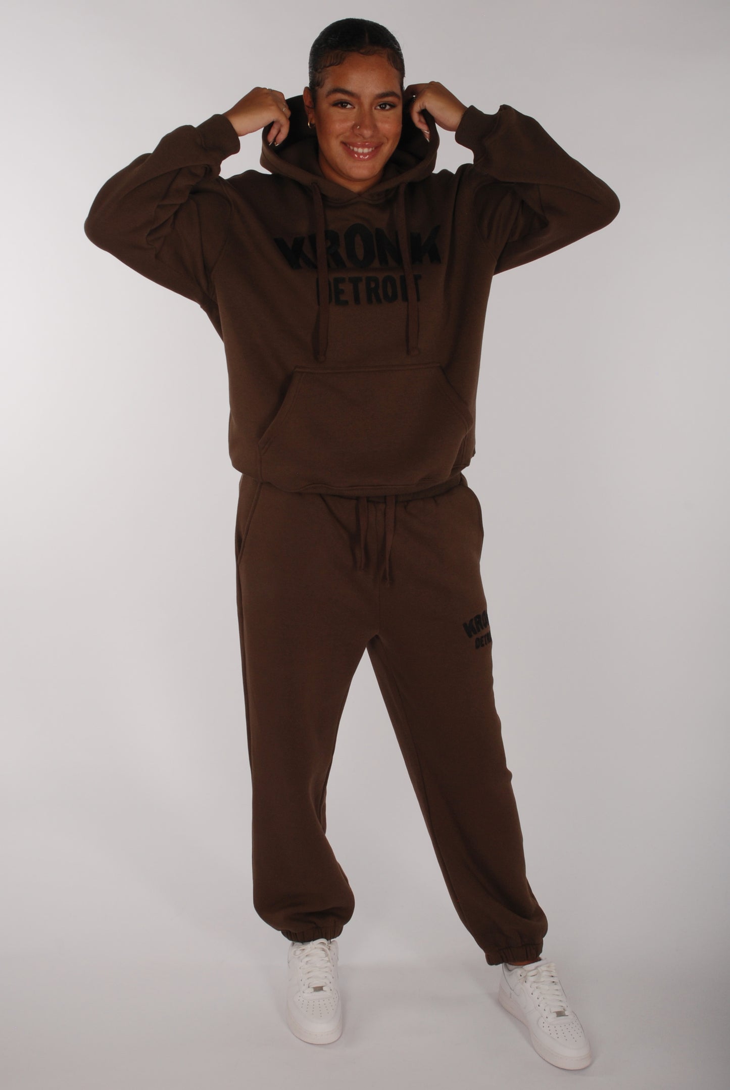 KRONKWOMEN Detroit Joggers Loose Fit Dark Brown