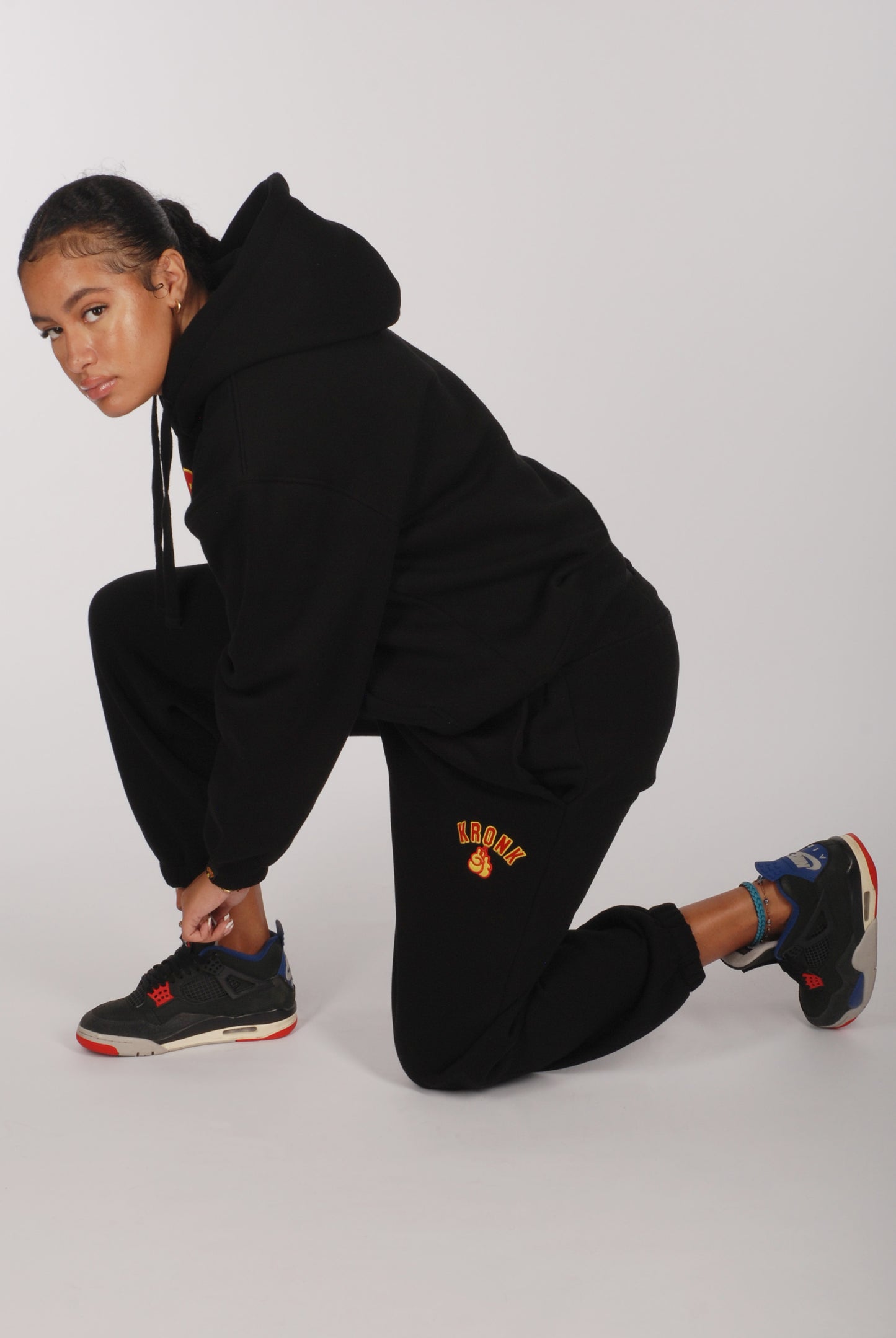 KRONKWOMEN Gloves Applique Joggers Loose Fit Black