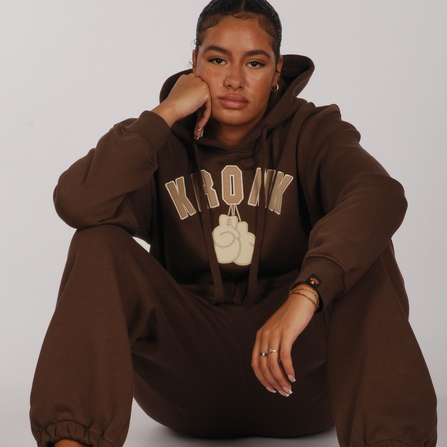 KRONKWOMEN Gloves Applique Hoodie Loose Fit Dark Brown